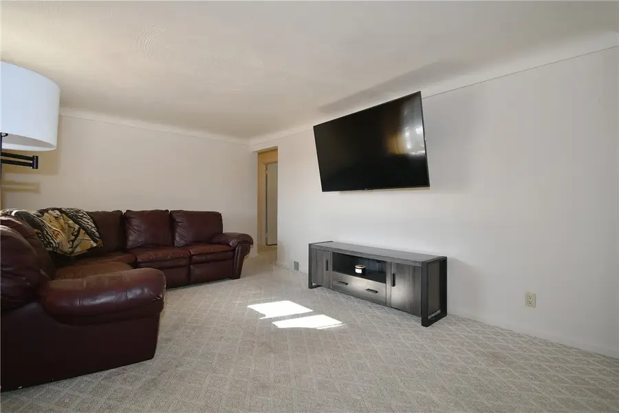 107 Queen Dr, Monroeville, PA 15146 - #2