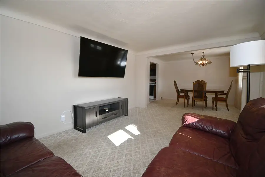 107 Queen Dr, Monroeville, PA 15146 - #3