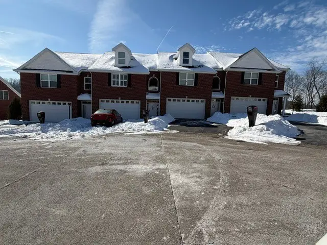 211 Settlers Ct, Venetia, PA 15367 - Image #1