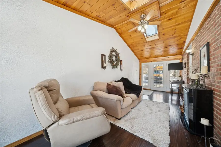 560 Simpson Howell Rd, Elizabeth Township, PA 15037 - #3