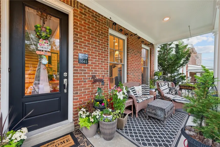 1641 Overton Ln, Squirrel Hill, PA 15217 - Image #3