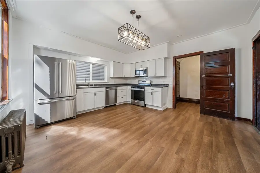 406 N Pennsylvania Ave, Greensburg, PA 15601 - #3