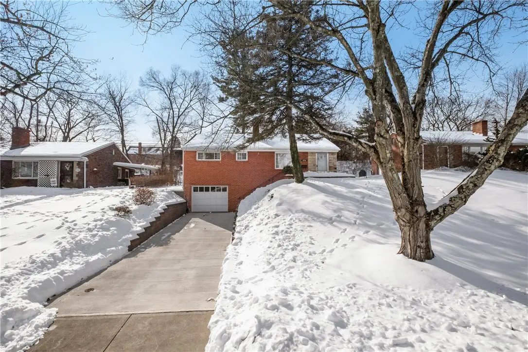 656 Oxford Blvd, Mount Lebanon Township, PA 15243 - #1