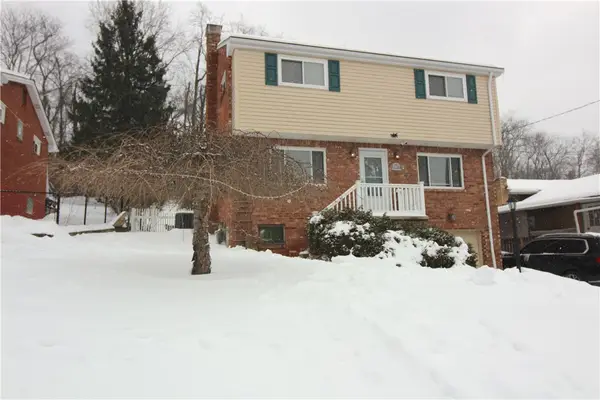 5877 Pleasant St, South Park, PA 15129