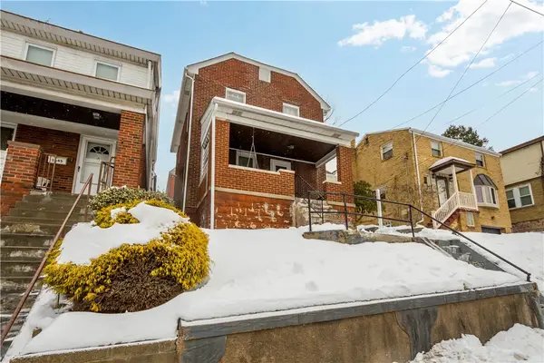 1647 Oakhurst St, Carrick, PA 15210