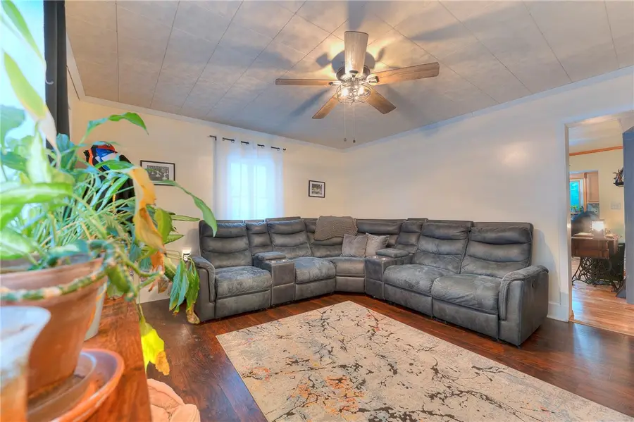 324 Lafferty Street, Jeannette, PA 15644 - #2