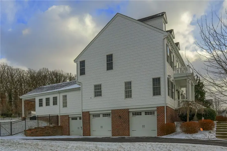 221 Strawberry Circle, Cranberry Township, PA 16066 - Image #3