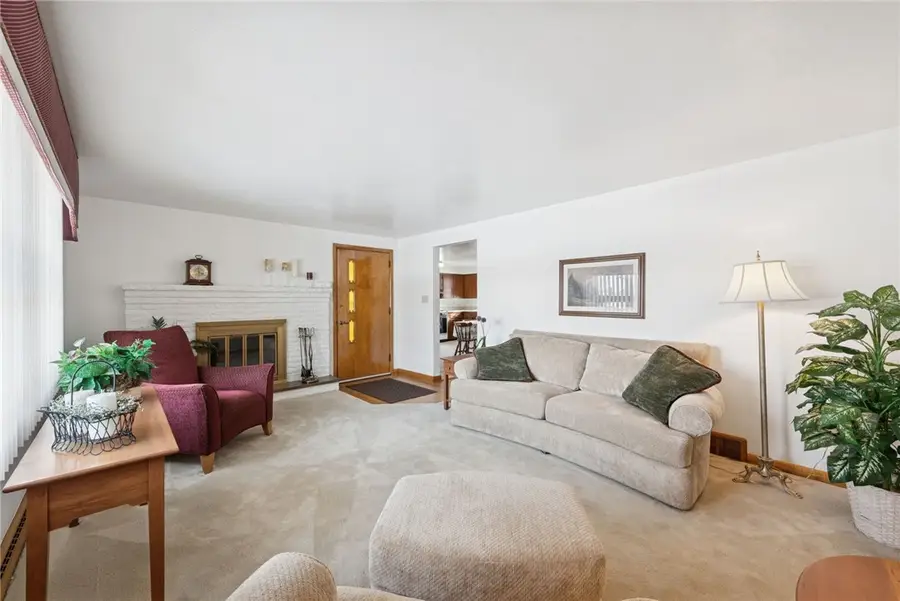 105 Hemlock Dr, Lawson Heights, PA 15650 - #3