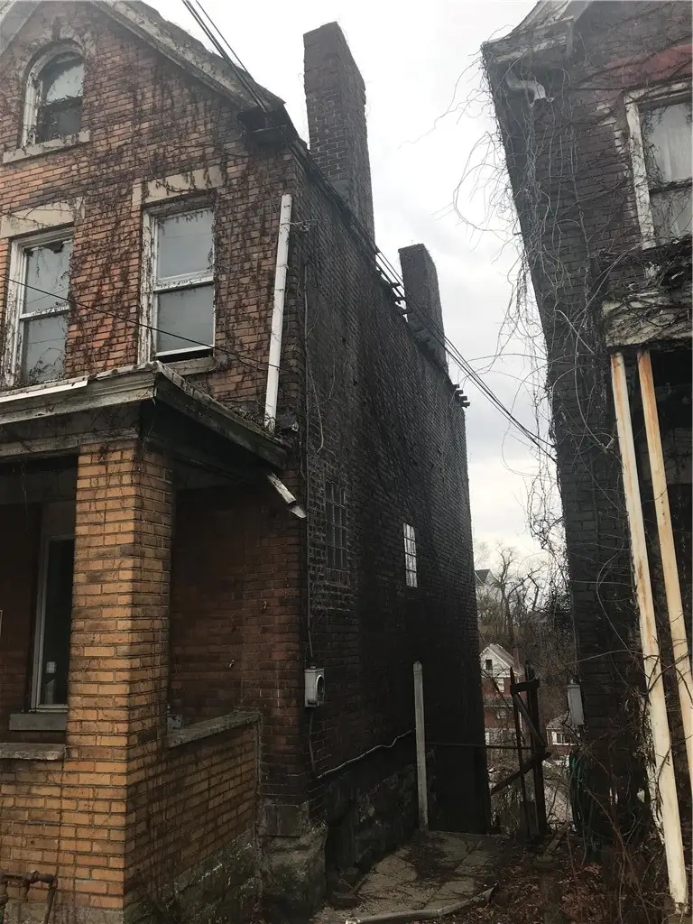 2258 Hawthorne Ave, Pittsburgh, PA 15218 - #2