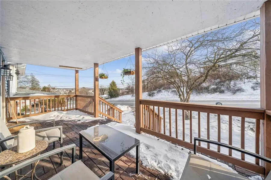 811 W Newton Rd, Greensburg, PA 15601 - #3