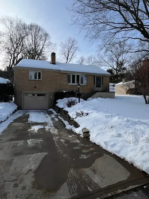 907 Jefferson Drive, Ross Township, PA 15229 - Image #2