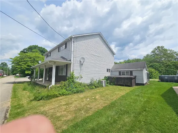 326 Riverside Dr, Rostraver, PA 15479
