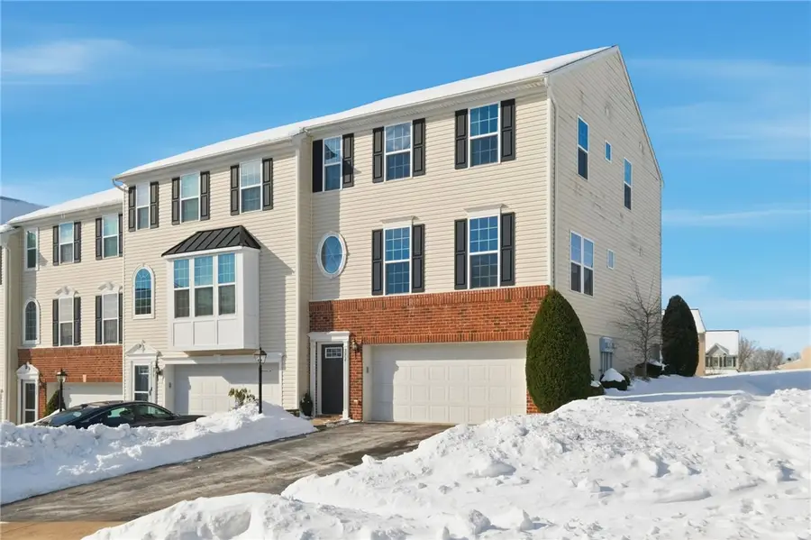 372 Sunrise Dr, Carnegie, PA 15106 - #2