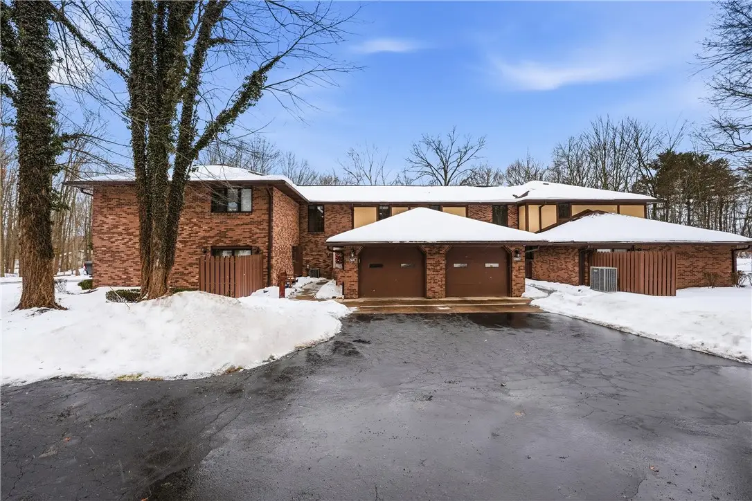 4217 Bristol Ln, Neshannock Township, PA 16105 - #1