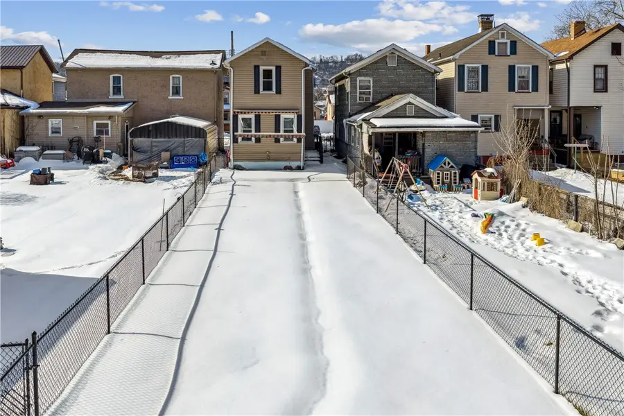 1618 3rd Ave, Beaver Falls, PA 15010 - #3