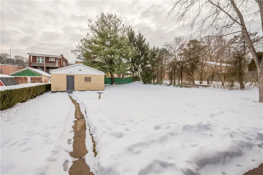 1613 Clarkton St, Pittsburgh, PA 15204 - #3