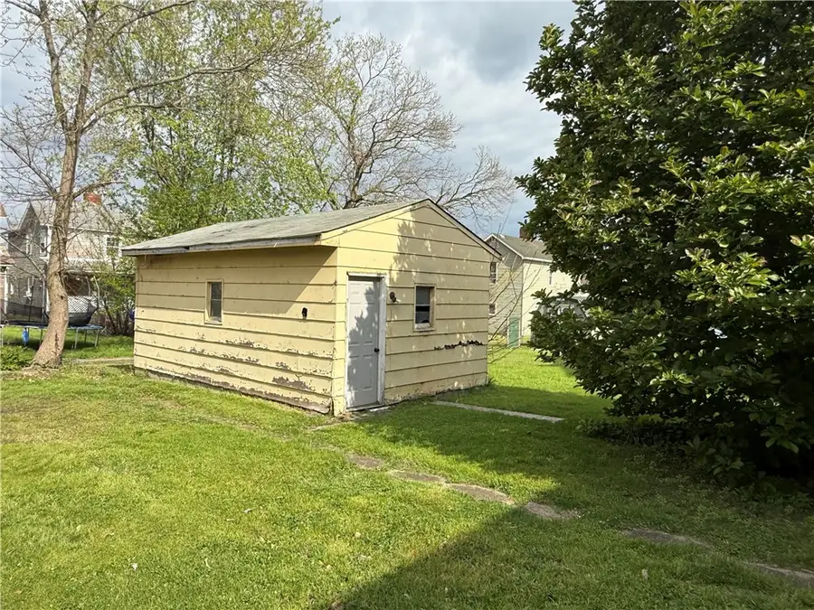 1608 Hanna St, New Castle, PA 16102 - #3