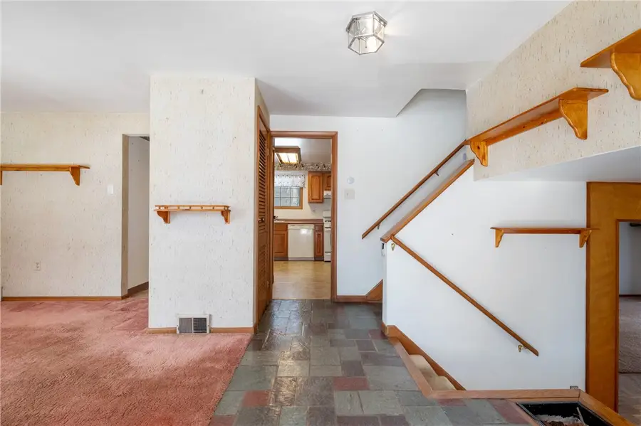 8551 Ridgemont Rd, McCandless, PA 15237 - #3