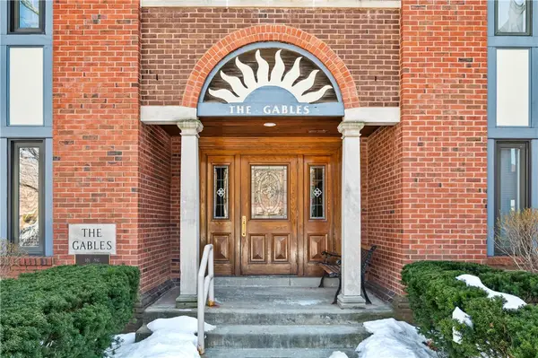 100 Denniston St #304, Shadyside, PA 15206