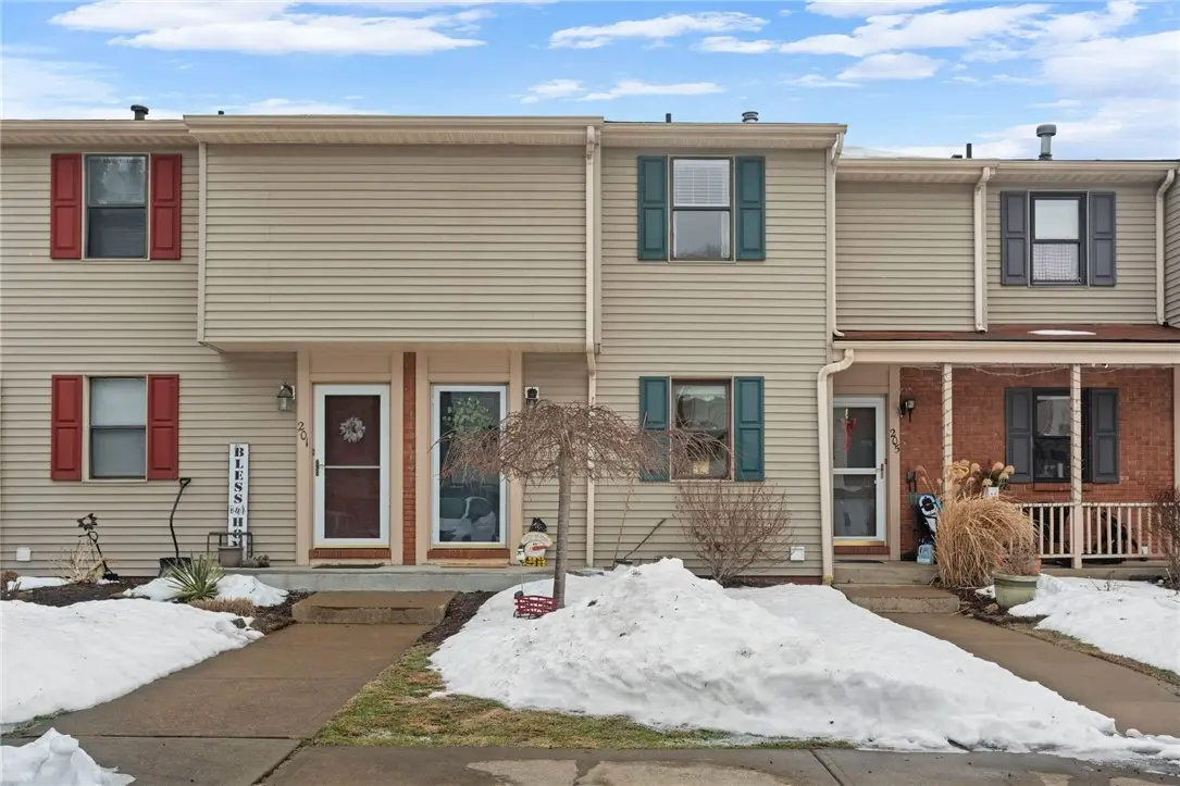 203 Woodhaven Dr, Seven Fields, PA 16046 - #1