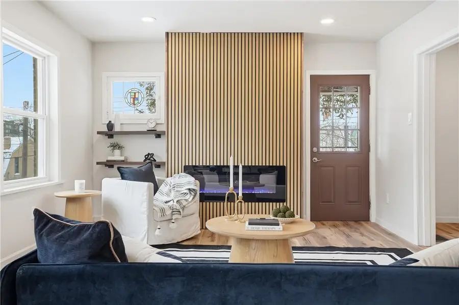 469 Kenmont Ave, Mount Lebanon, PA 15228 - #2