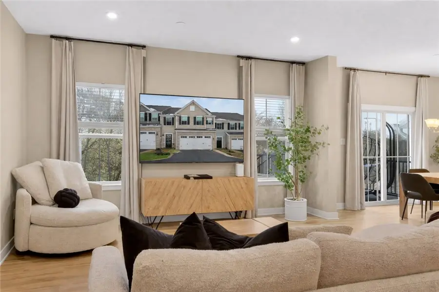 288 Frances Ln, Cecil Bishop, PA 15057 - #2