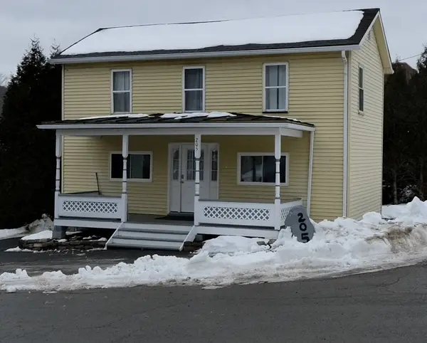 205 1st St, East Brady, PA 16028