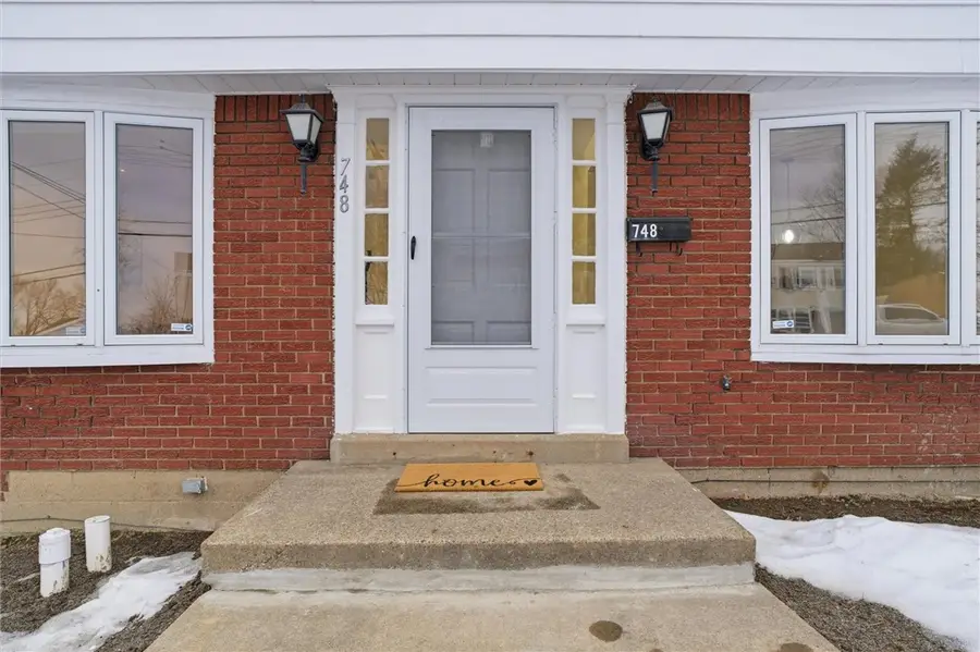 748 Macbeth Dr, Penn Hills, PA 15235 - #2