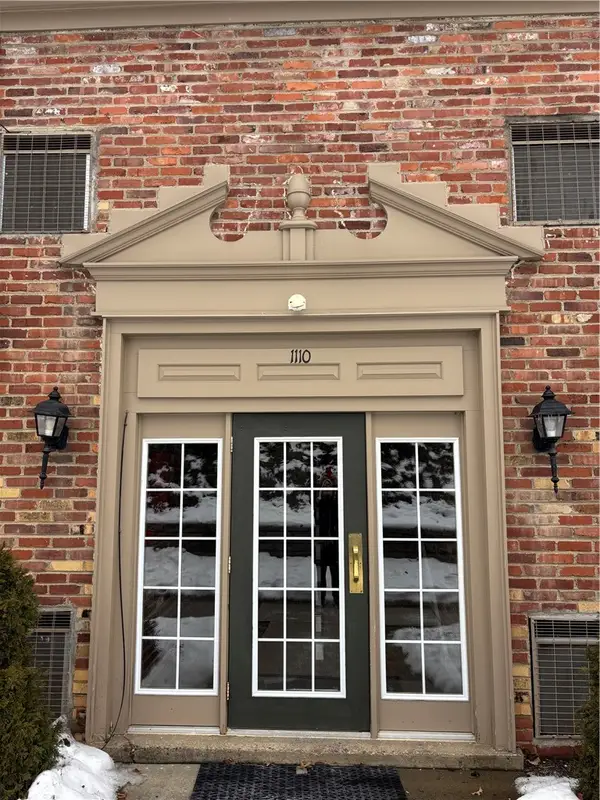 1110 Chatham Park Drive #D, Scott Twp, PA 15216