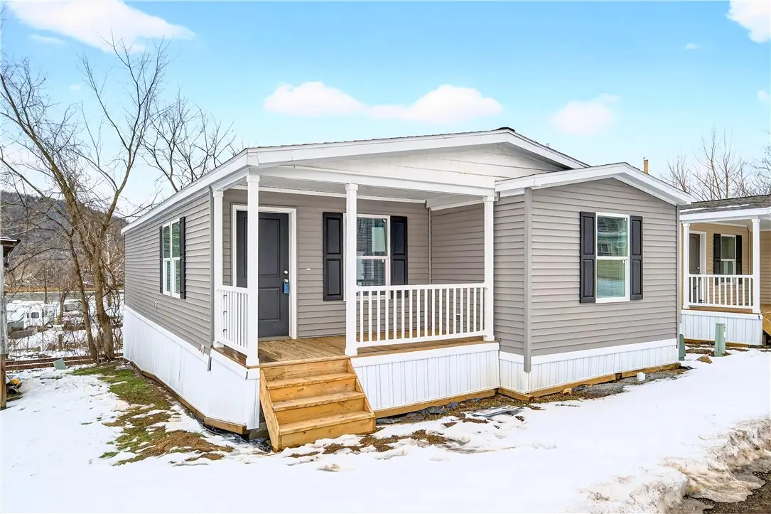 15 Surf Drive, Forward, PA 15020 - #1