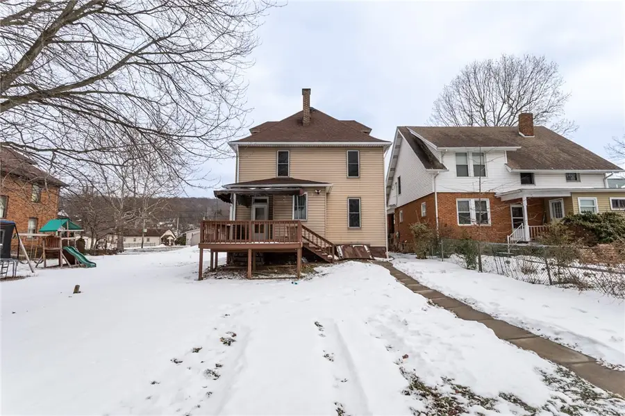 1206 Sycamore St, Connellsville, PA 15425 - #2