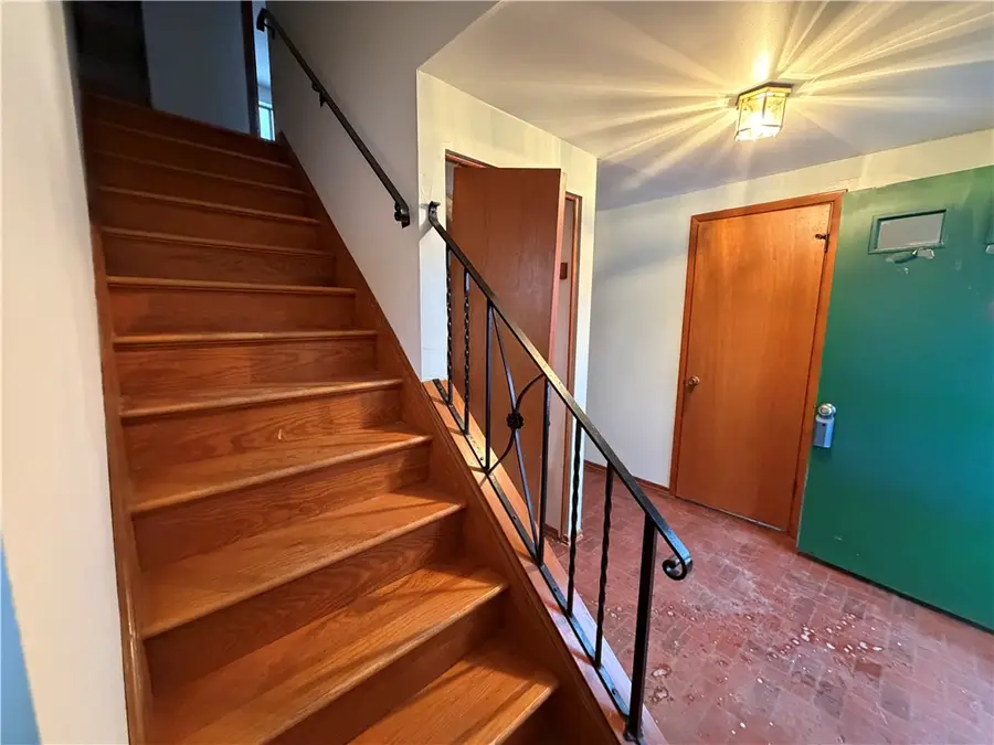 221 S Magnolia Dr, Shaler, PA 15116 - #2