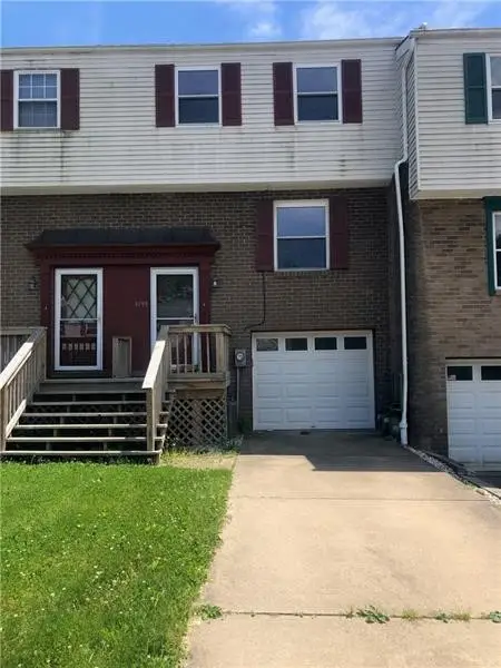 3099 Camberly Dr, Hampton, PA 15044