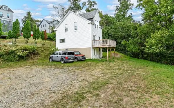 126 Cyrano Ave, Ross Twp, PA 15214