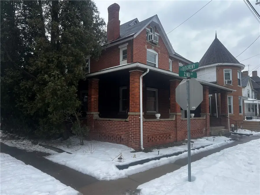 426 E 2nd Ave, Tarentum, PA 15084 - #2
