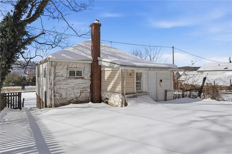 1237 Kenneth Avenue, New Kensington, PA 15068 - #3