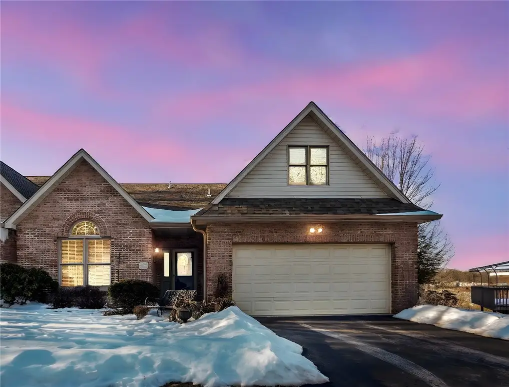 322 Woodcrest Dr, Enlow, PA 15108 - #1