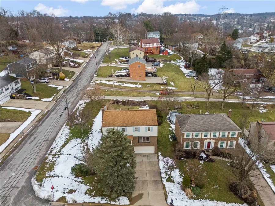 1101 Grouse Run Rd, Bethel Park, PA 15102 - #3