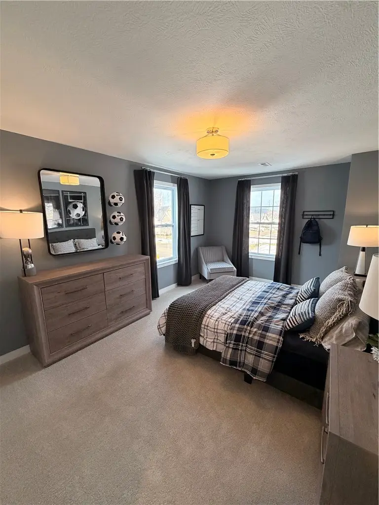 137 Victoria Dr, Moon, PA 15108 - #2