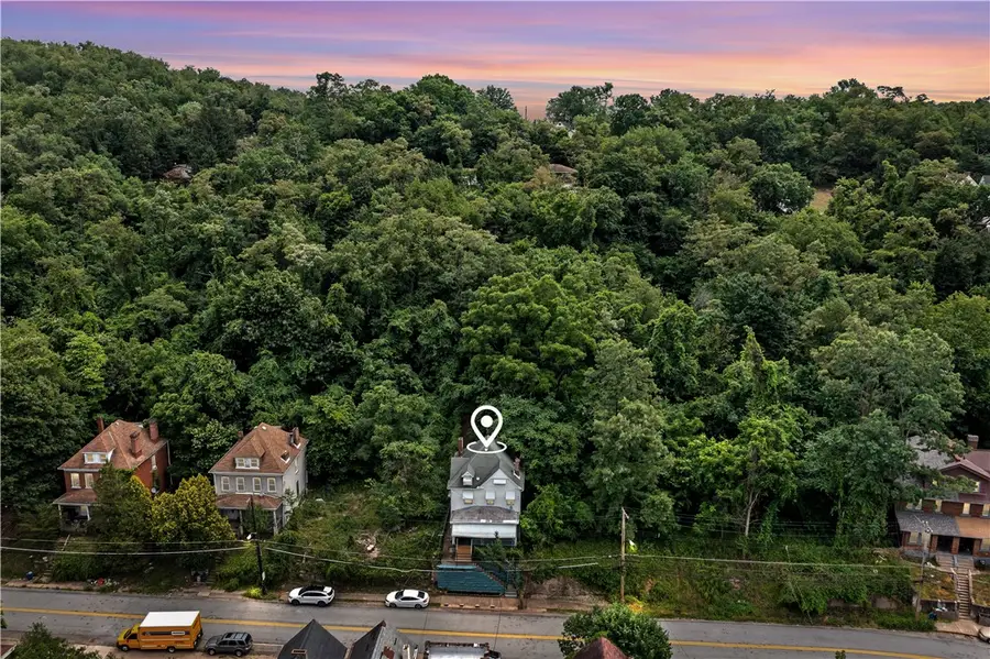 1042 Blackadore St, Pittsburgh, PA 15221 - #2