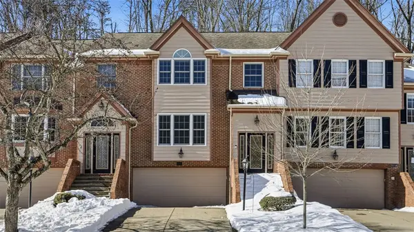 2147 Huntington Court S, Franklin Park, PA 15090