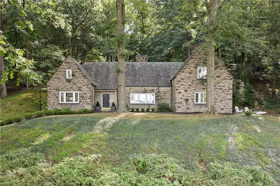 714 Irwin Dr, Edgeworth, PA 15143 - #2