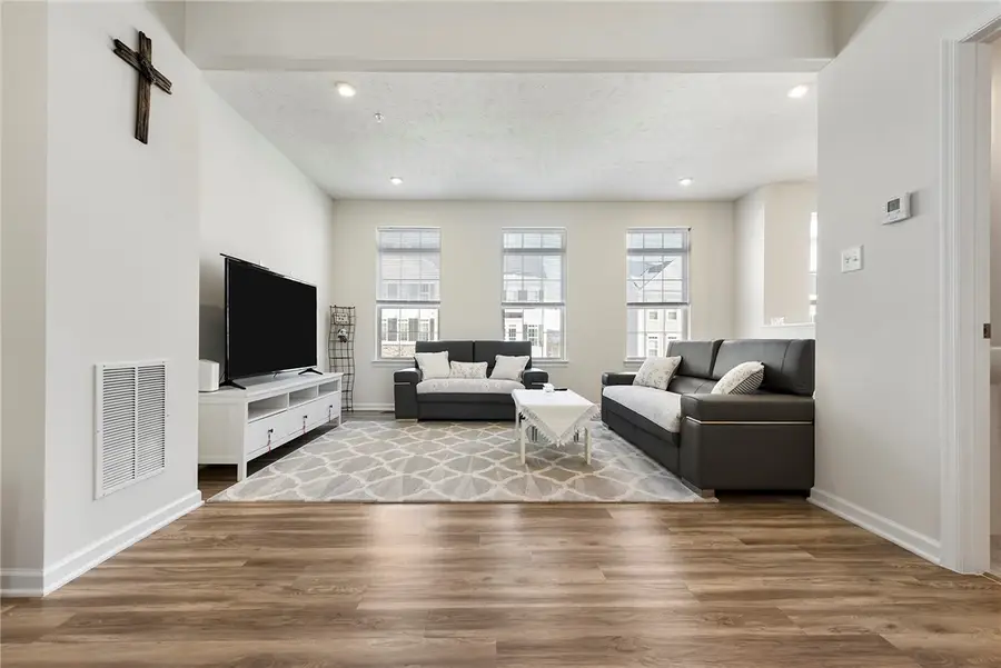 30 Hawthorne Dr, Chartiers, PA 15301 - #2