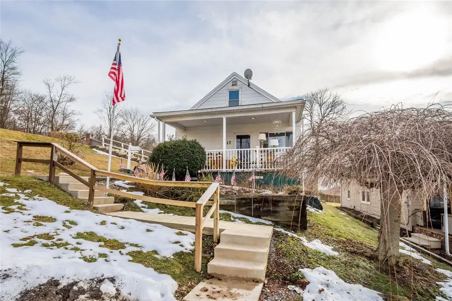 17 Hickory St, Burgettstown, PA 15021 - #2