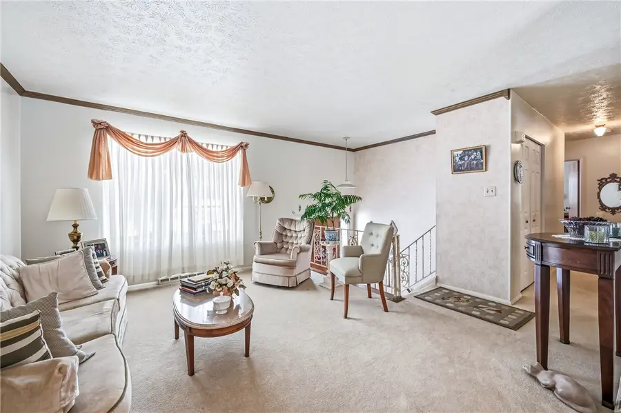 1416 Skyline Dr, Hermitage, PA 16148 - #3