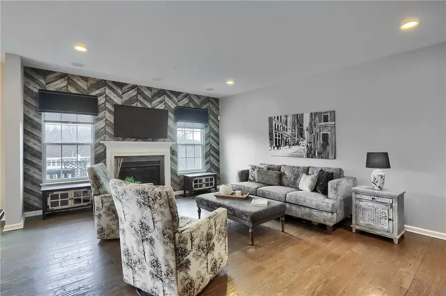 217 Noble Woods Dr, Coraopolis, PA 15108 - #2