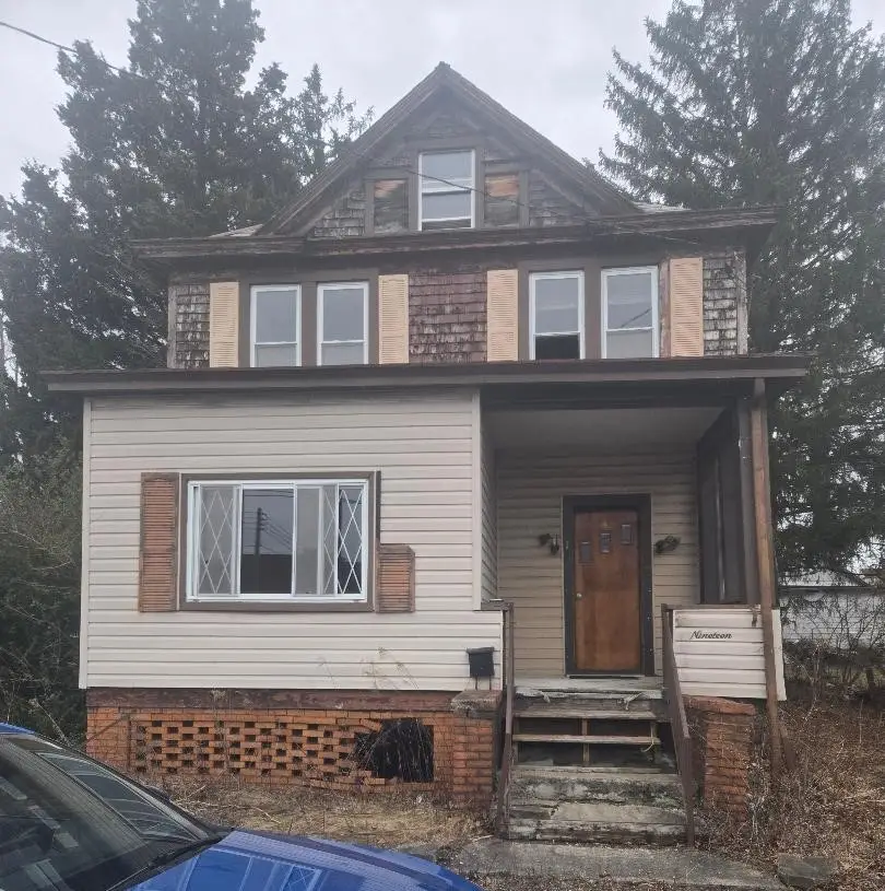 19 John Street, Uniontown, PA 15401 - #1