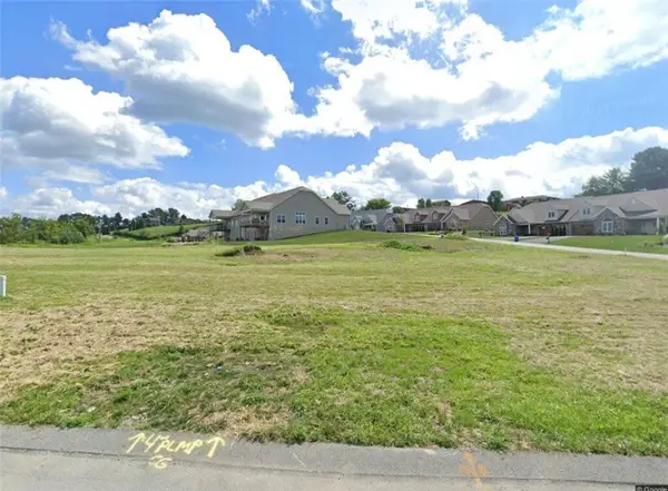 1160 Augusta Cir, Irwin, PA 15642