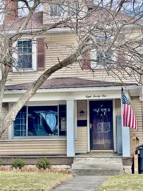 821 7th Ave, Coraopolis, PA 15108