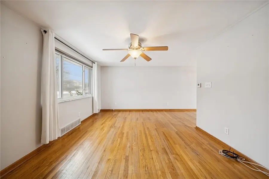 400 Vale Dr, Pittsburgh, PA 15239 - #3